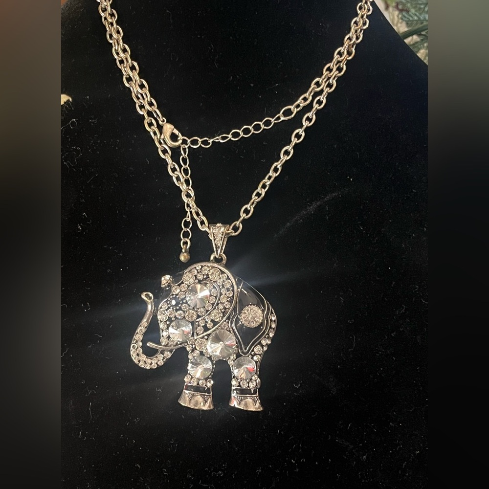 Elegant Silver Elephant Pendant Necklace